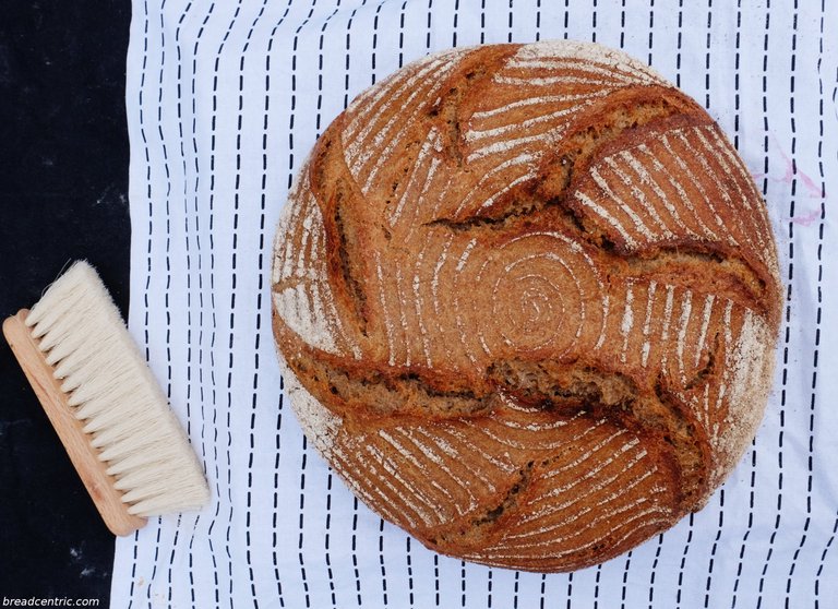 Rye-spelt-wheat bread