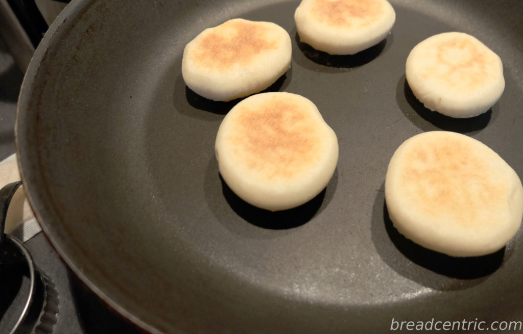 Cooking English muffins