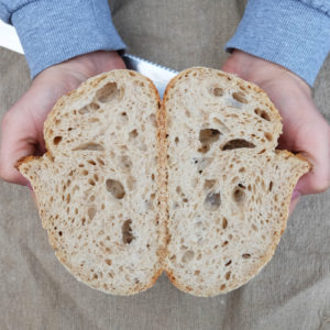 Chleb z Vermont na zakwasie, z dodatkiem mąki pszennej pełnoziarnistej, miękisz